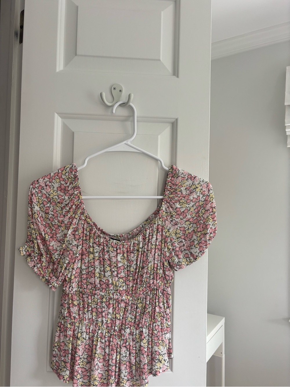 SCOOP Pink Floral Puff Sleeve Smocked Top